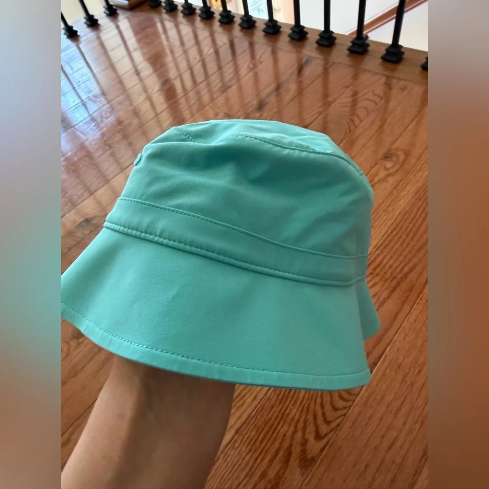 New Athleta Bucket Cap Featherweight Stretch - Gulf Green SIZE S/M